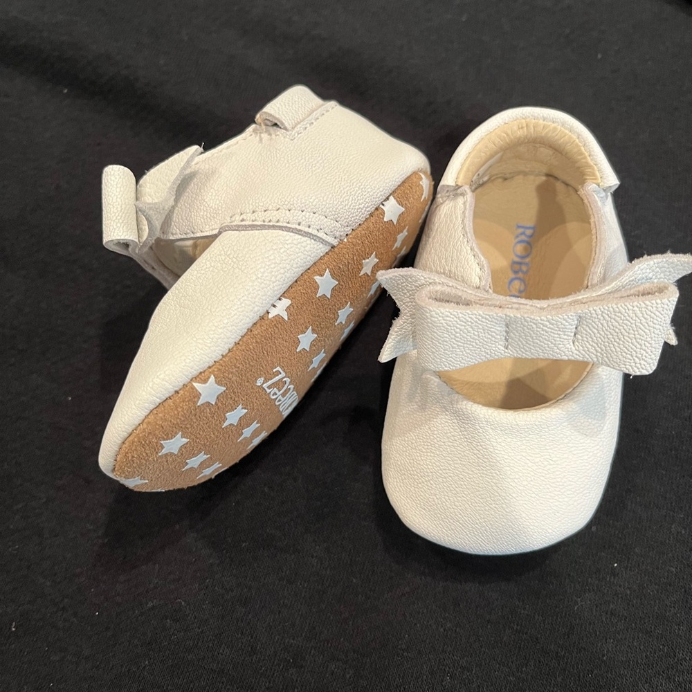 NIB white Robeez - Picture 3 of 3